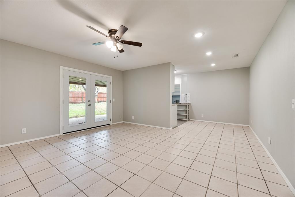 300 S Cherry Lane, Granbury, TX 76048