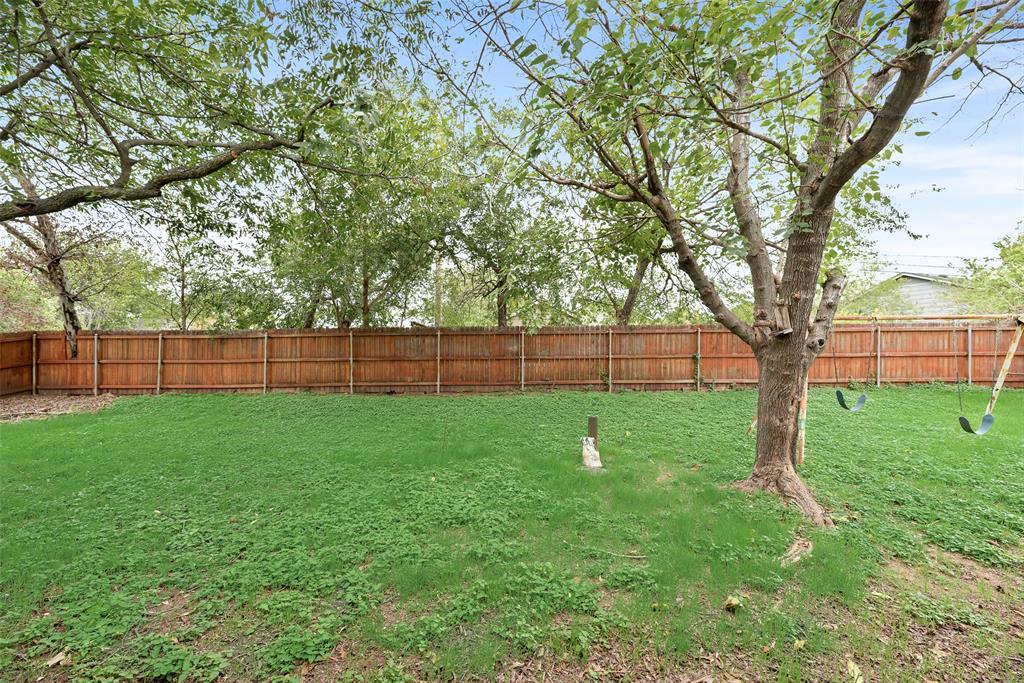 300 S Cherry Lane, Granbury, TX 76048