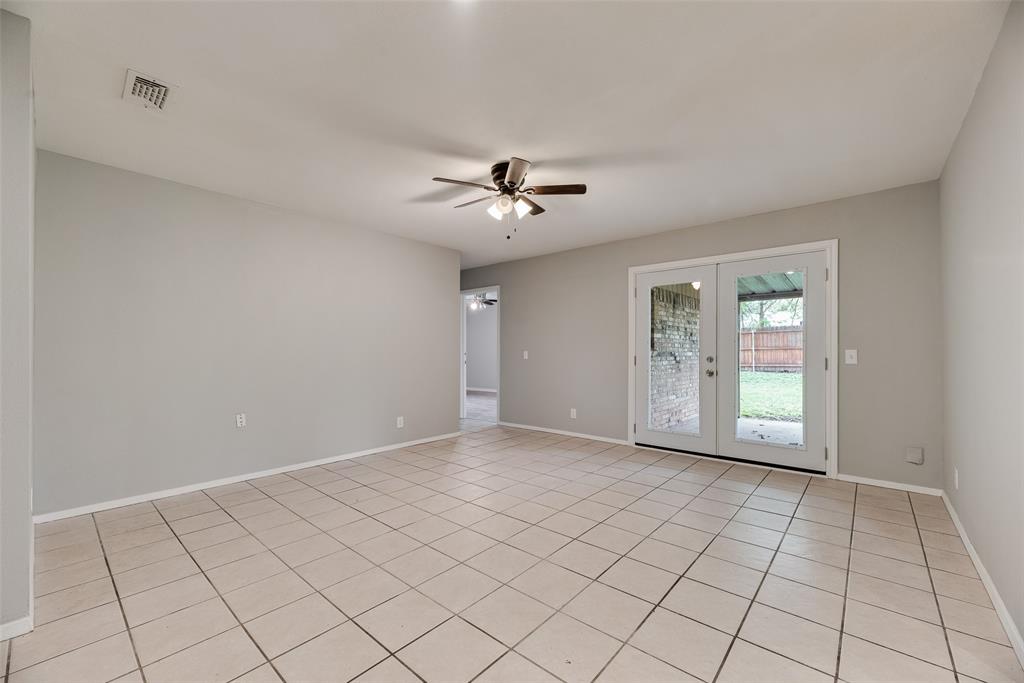 300 S Cherry Lane, Granbury, TX 76048