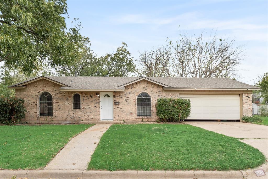 300 S Cherry Lane, Granbury, TX 76048
