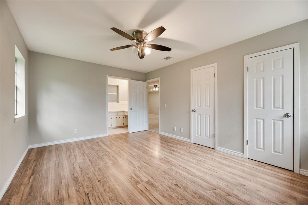 300 S Cherry Lane, Granbury, TX 76048