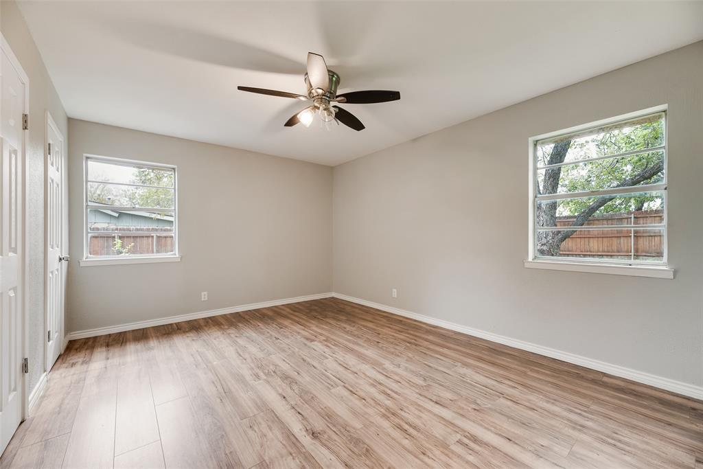 300 S Cherry Lane, Granbury, TX 76048