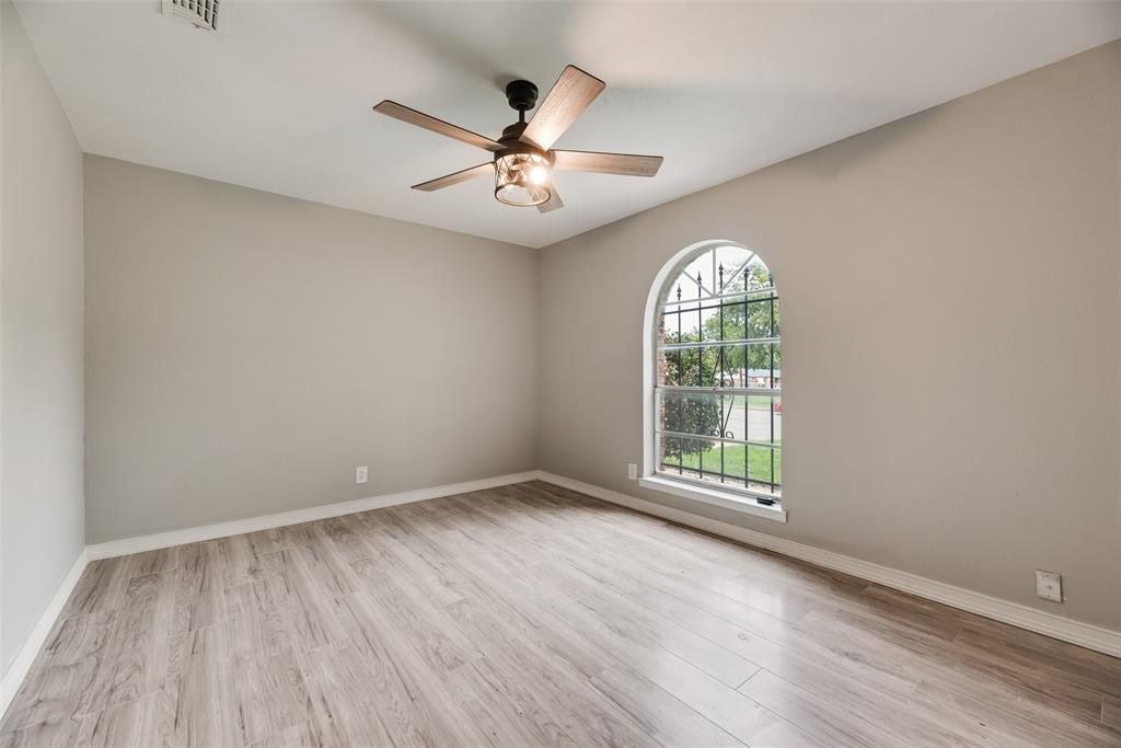 300 S Cherry Lane, Granbury, TX 76048