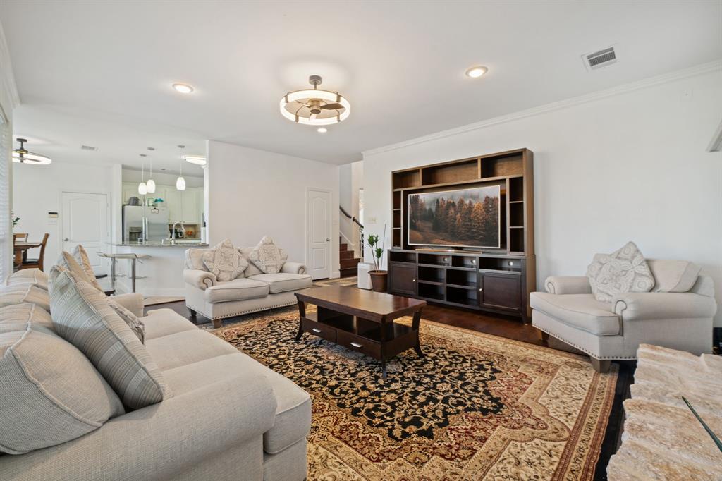 1081 Leisure Lane, Irving, TX 75063
