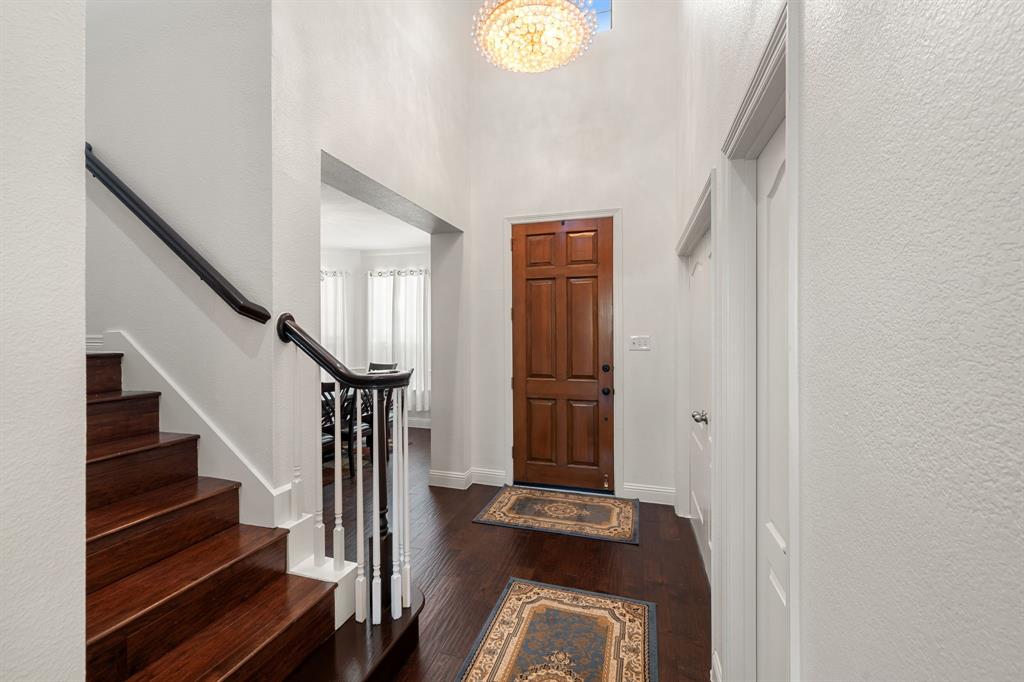 1081 Leisure Lane, Irving, TX 75063 1081 Leisure Lane, Irving, TX 75063