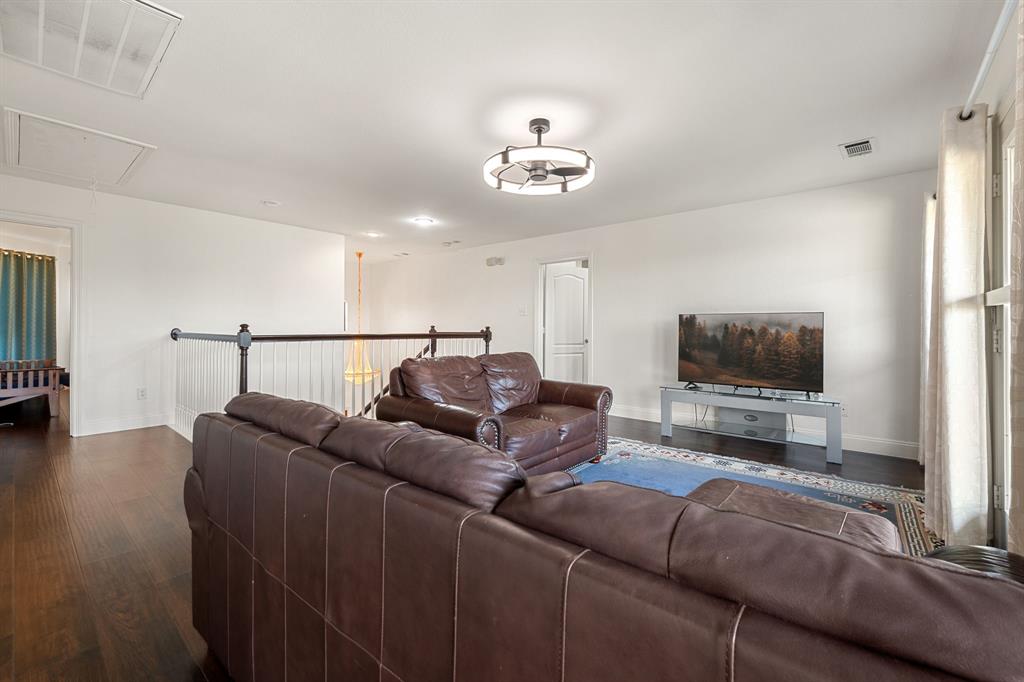 1081 Leisure Lane, Irving, TX 75063