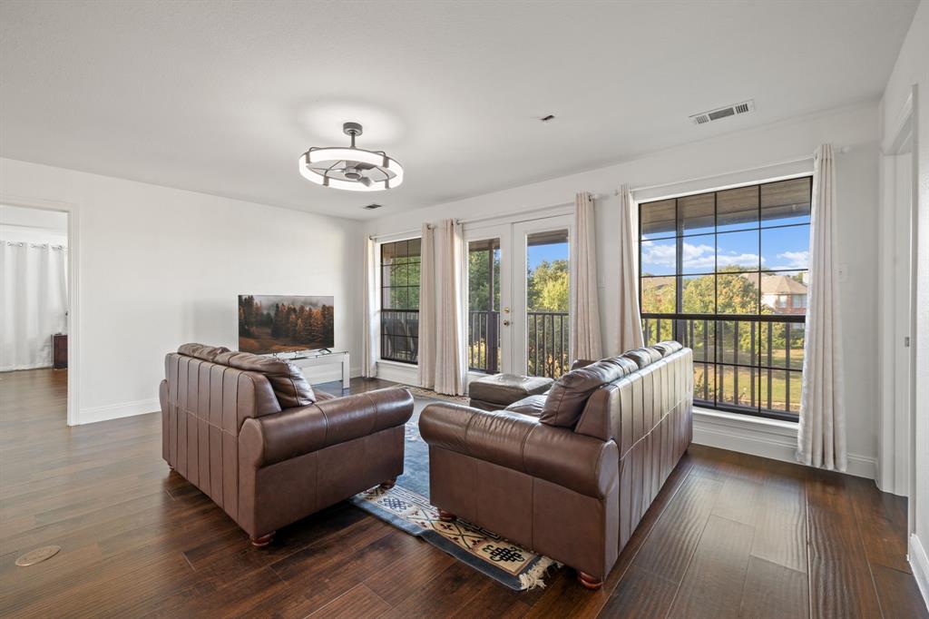 1081 Leisure Lane, Irving, TX 75063