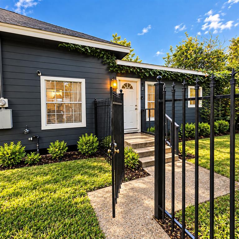 808 Oakhurst Street, #2, Houston, TX 77023