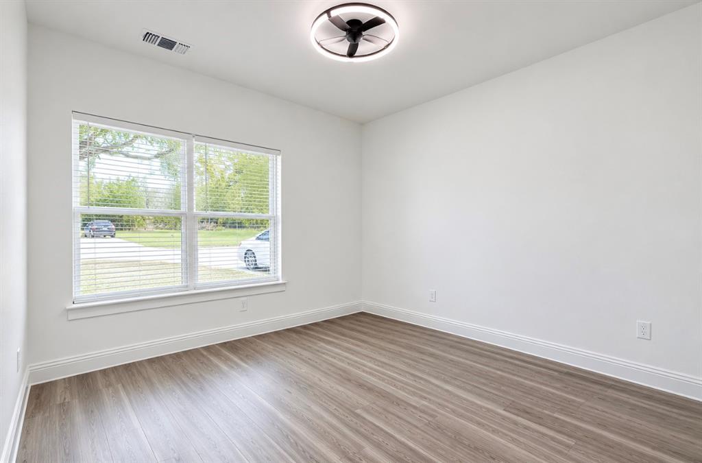 504 W 9th Street, Kemp, TX 75143