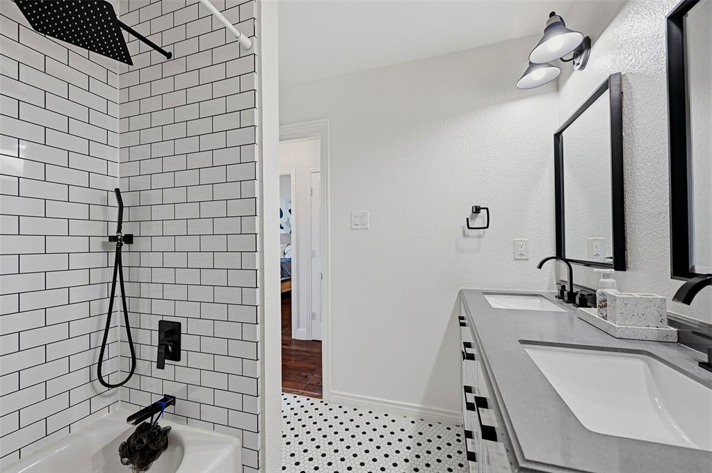 Upstairs full bathroom with tub and shower combo