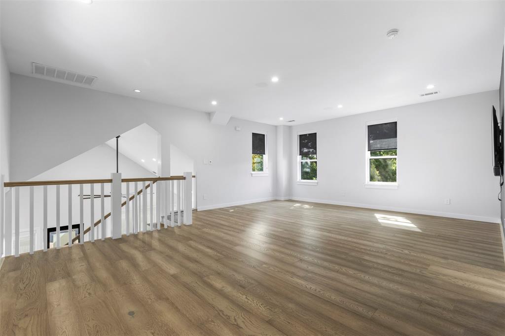 1211 Woodlawn Avenue, Dallas, TX 75208