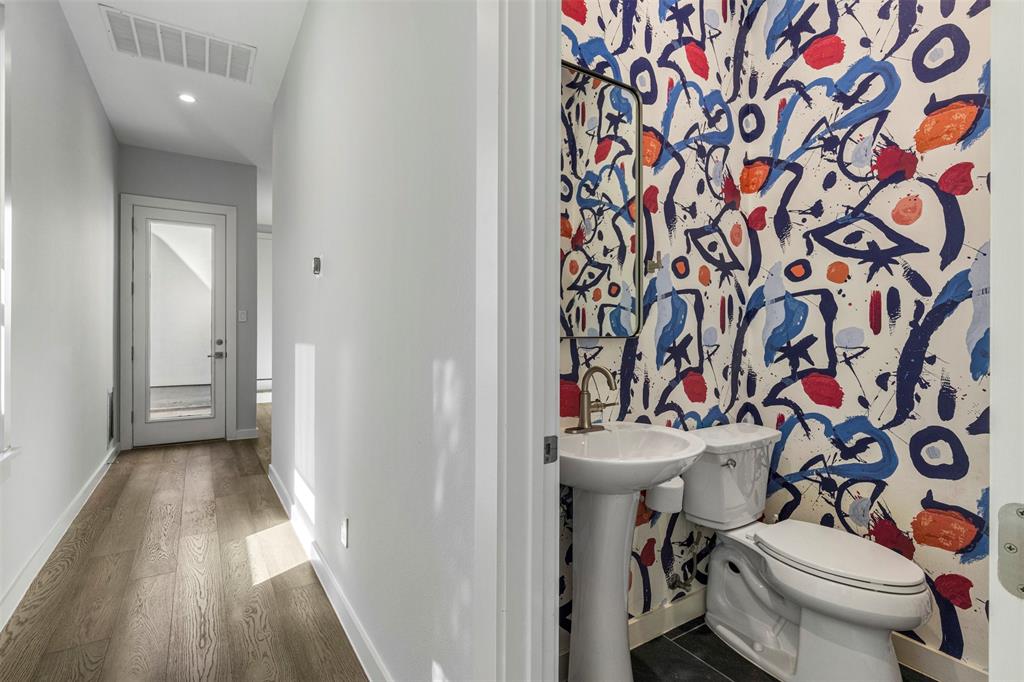 1211 Woodlawn Avenue, Dallas, TX 75208