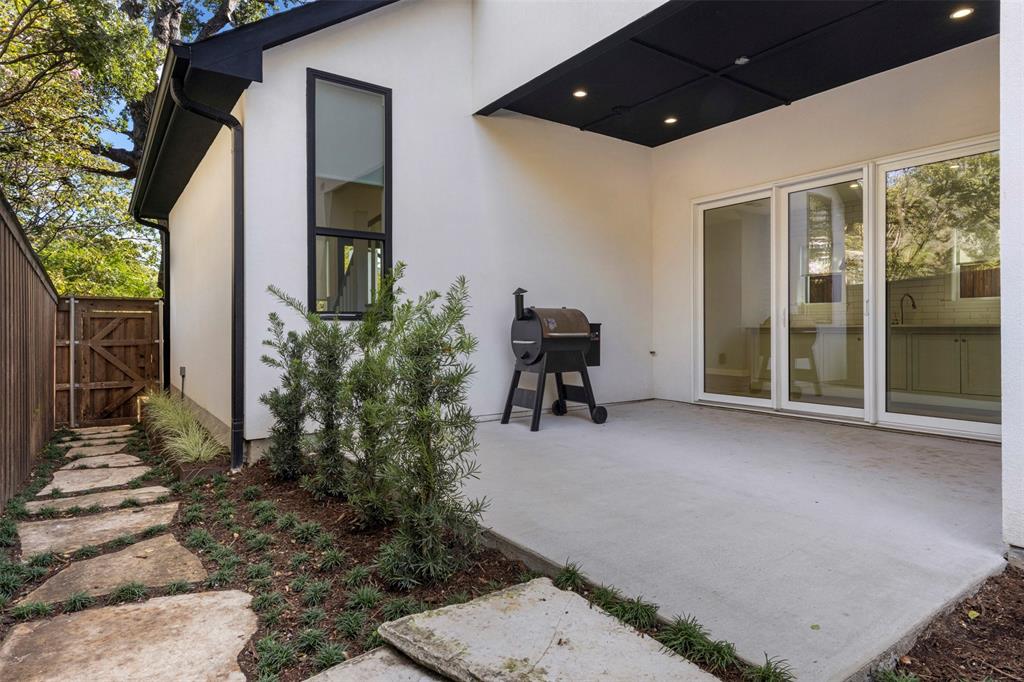 1211 Woodlawn Avenue, Dallas, TX 75208