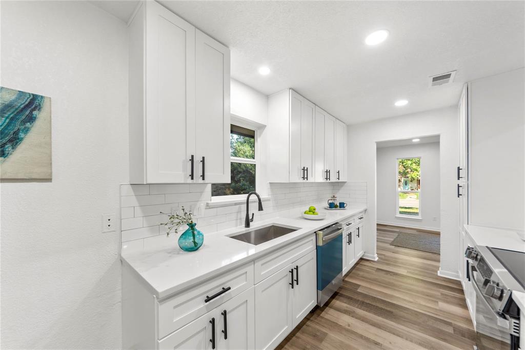 2405 Roundrock Trail, Plano, TX 75075
