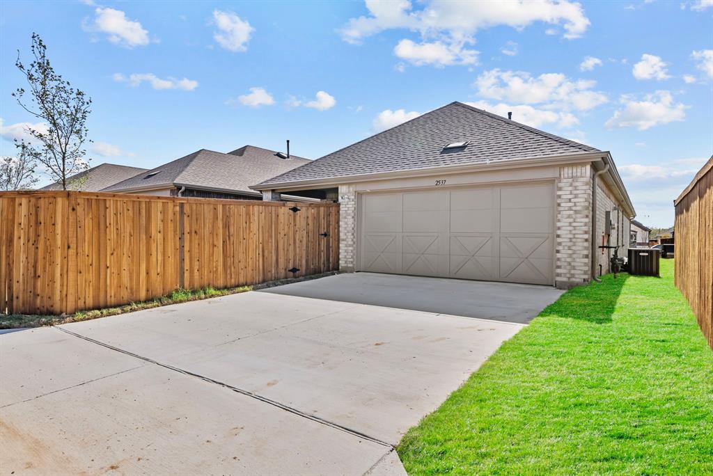 2537 Pikes Peak Way, Celina, TX 75009