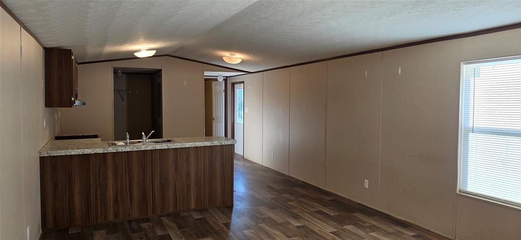 1001 Hemlock Drive, West Tawakoni, TX 75474
