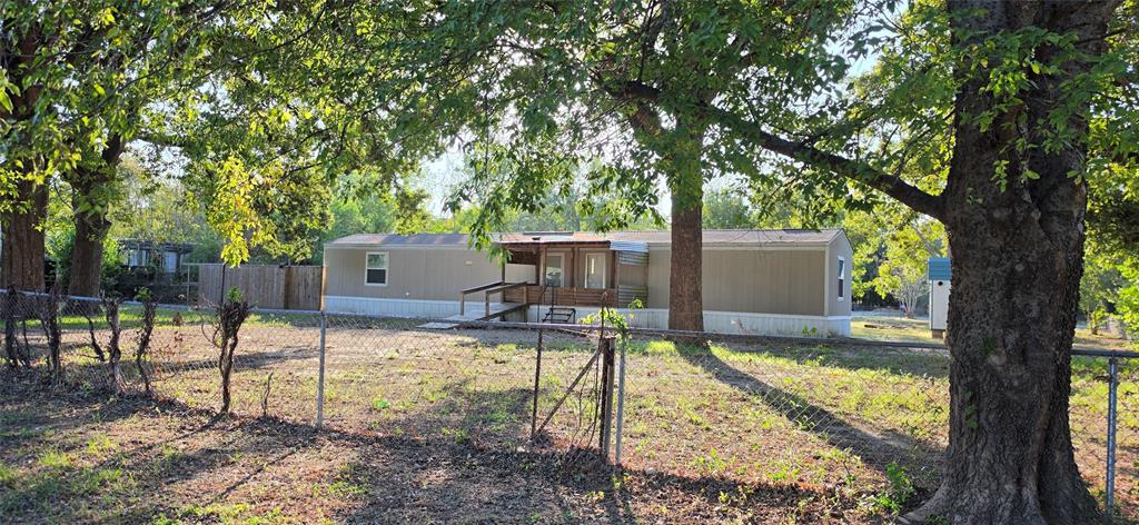 1001 Hemlock Drive, West Tawakoni, TX 75474