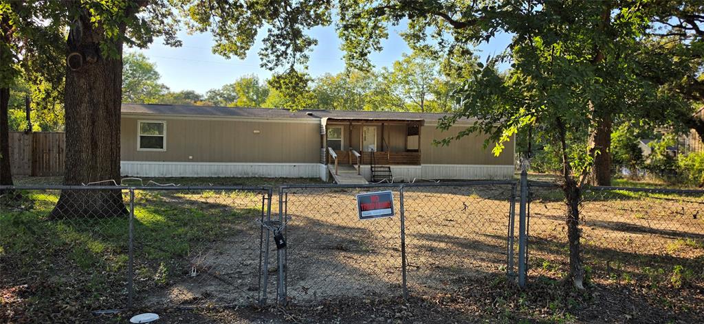 1001 Hemlock Drive, West Tawakoni, TX 75474