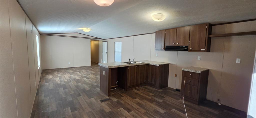 1001 Hemlock Drive, West Tawakoni, TX 75474