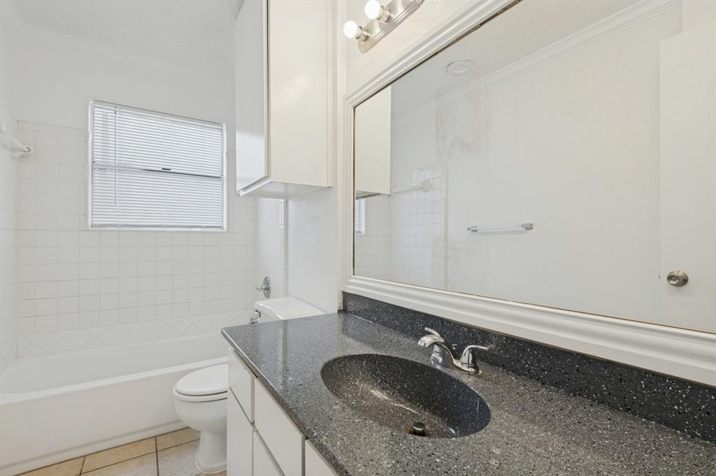 224 Brownwood Court, #226, Irving, TX 75060