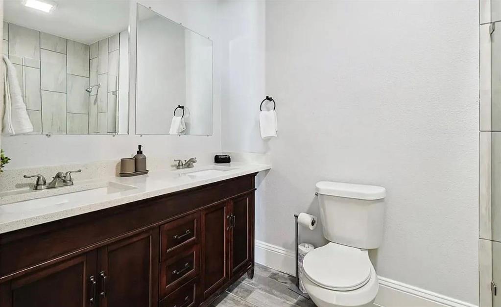 702 N Edgefield Avenue, Dallas, TX 75208
