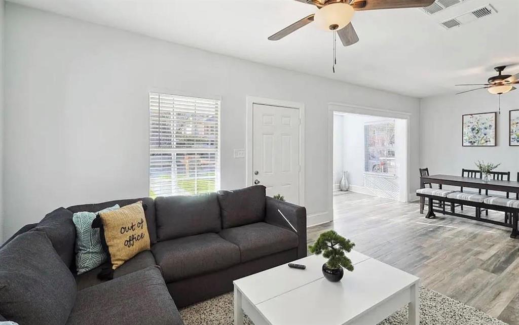 702 N Edgefield Avenue, Dallas, TX 75208