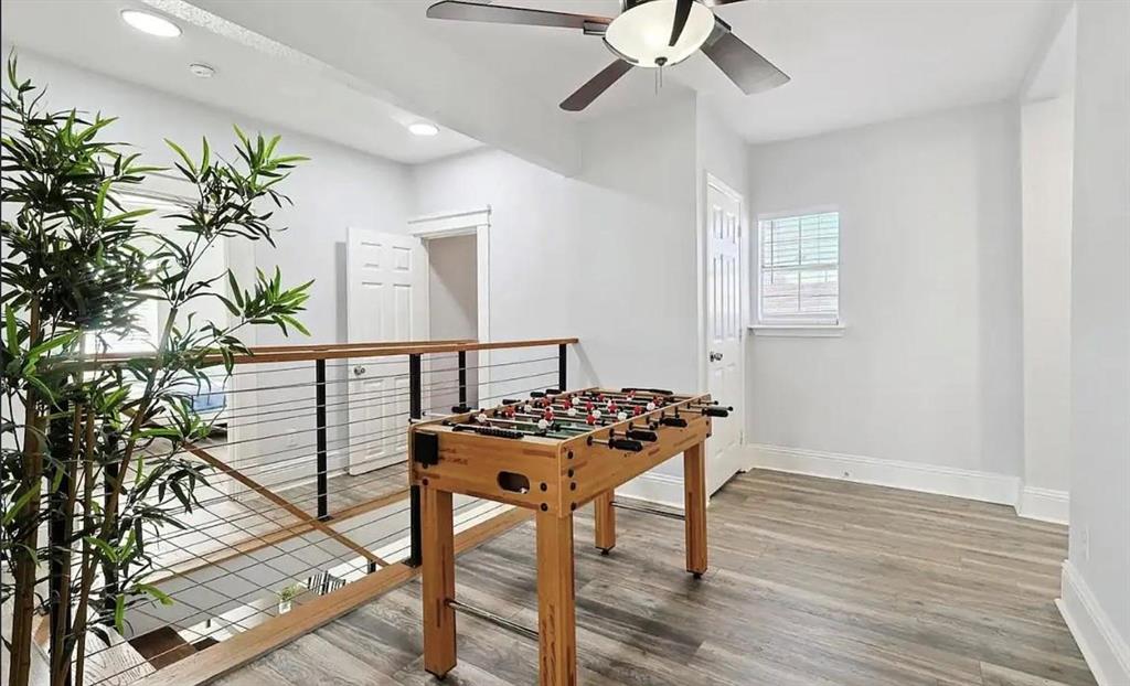 702 N Edgefield Avenue, Dallas, TX 75208