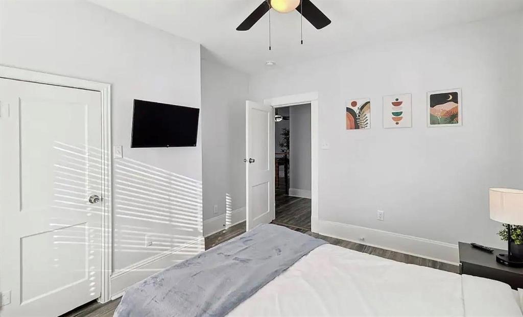 702 N Edgefield Avenue, Dallas, TX 75208