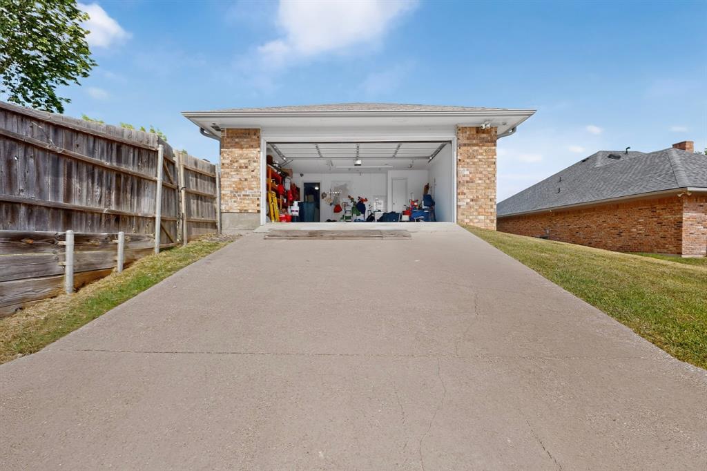 2413 Club Meadow Drive, Garland, TX 75041
