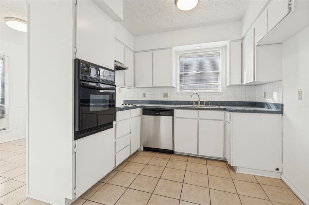 223 Brownwood Court, #225, Irving, TX 75060