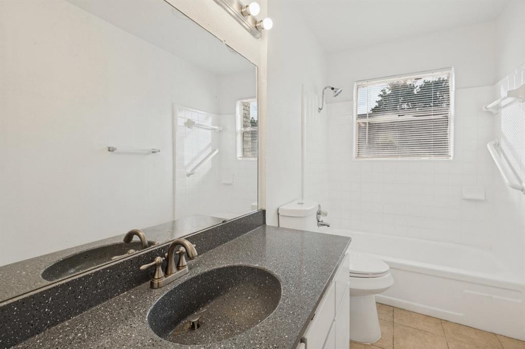 223 Brownwood Court, #225, Irving, TX 75060