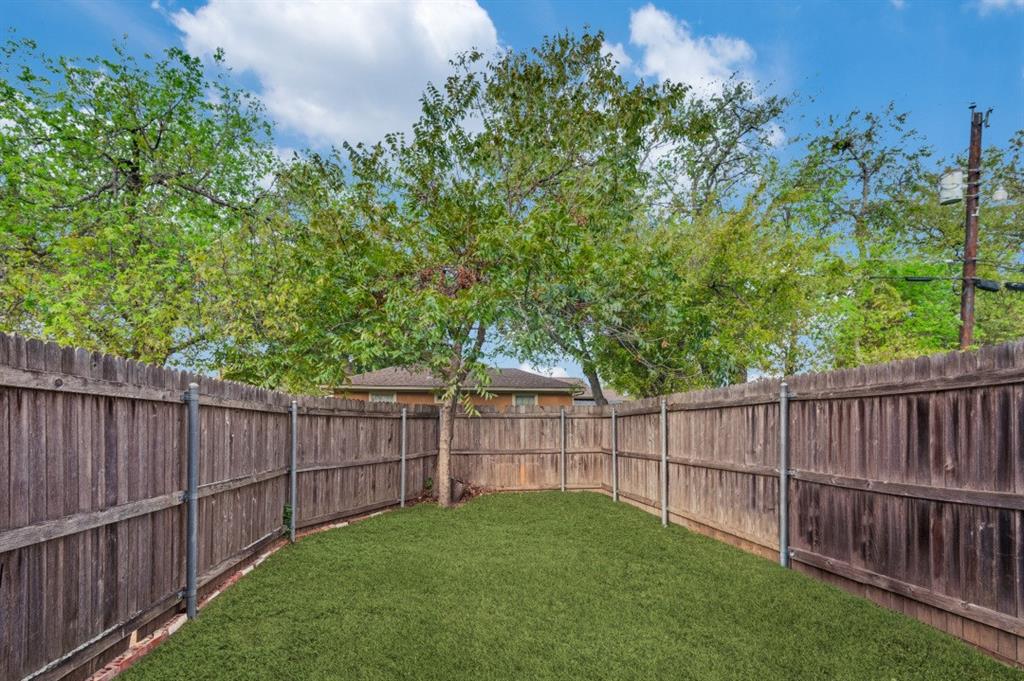 223 Brownwood Court, #225, Irving, TX 75060