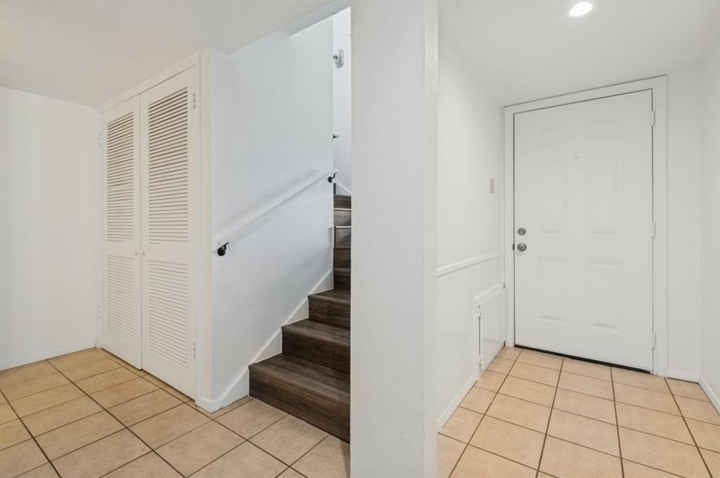 223 Brownwood Court, #225, Irving, TX 75060