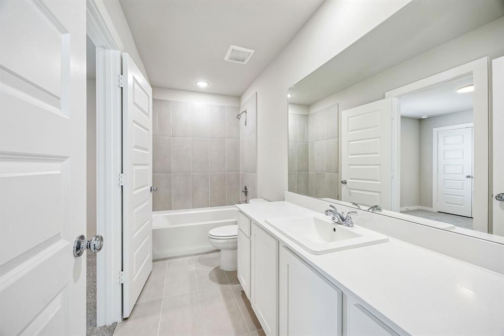 Bathroom in the Willow home plan – REPRESENTATIVE PHOTO