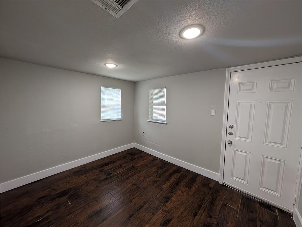 2321 Starks Avenue, Dallas, TX 75215