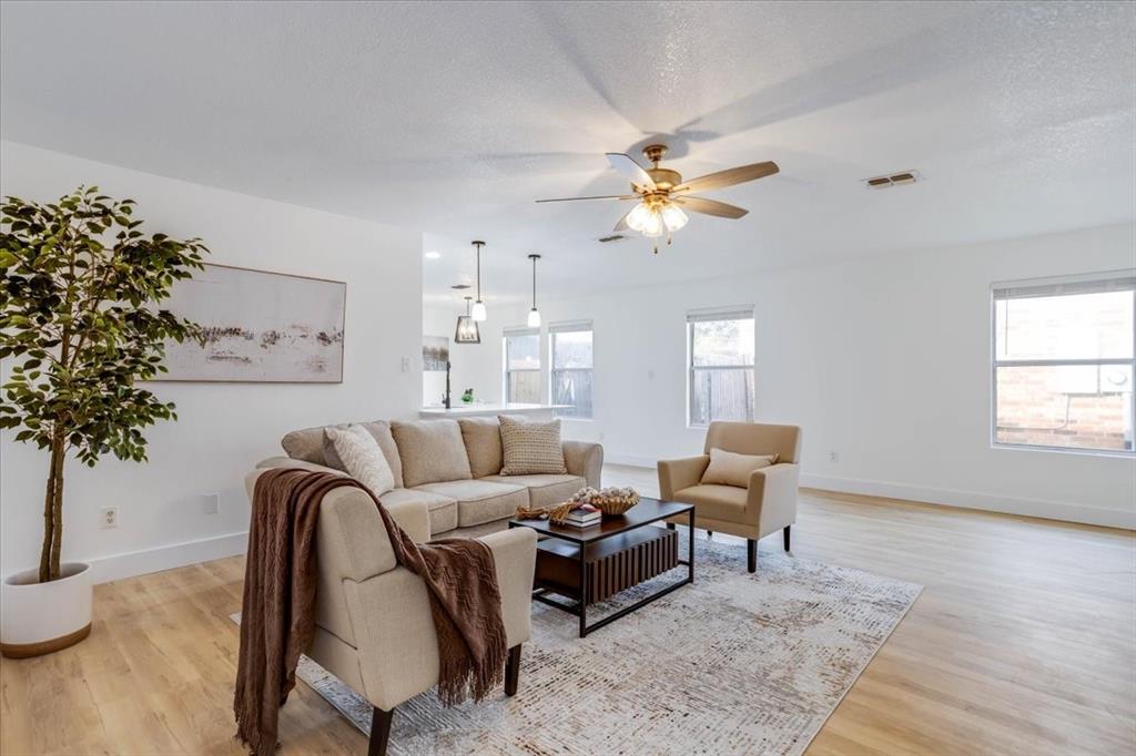 1422 Eastview Drive, Garland, TX 75040 1422 Eastview Drive, Garland, TX 75040