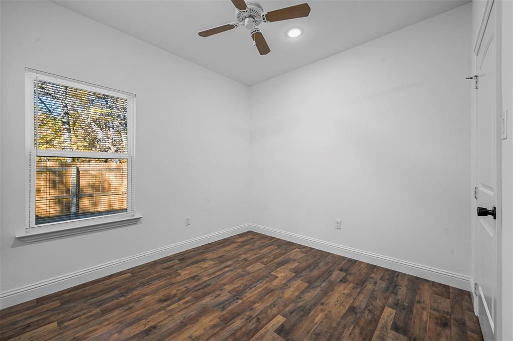 129 Arapaho Trail, Mabank, TX 75156
