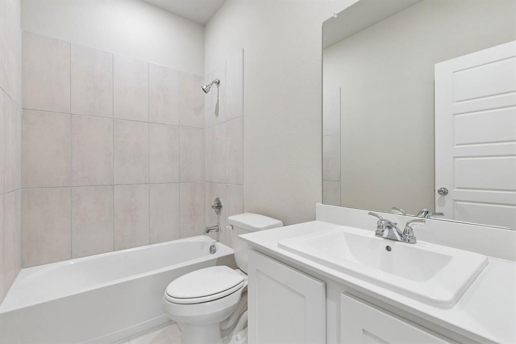Bathroom in the Emmy II home plan - REPRESENTATIVE PHOTO