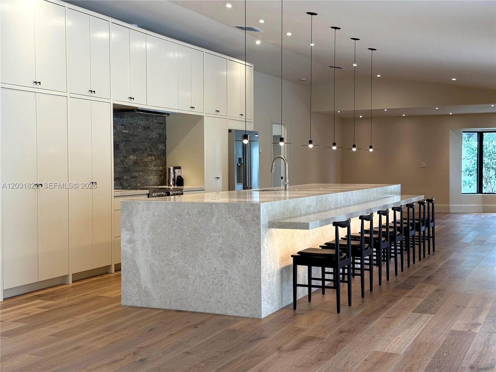 KITCHEN OVERALL