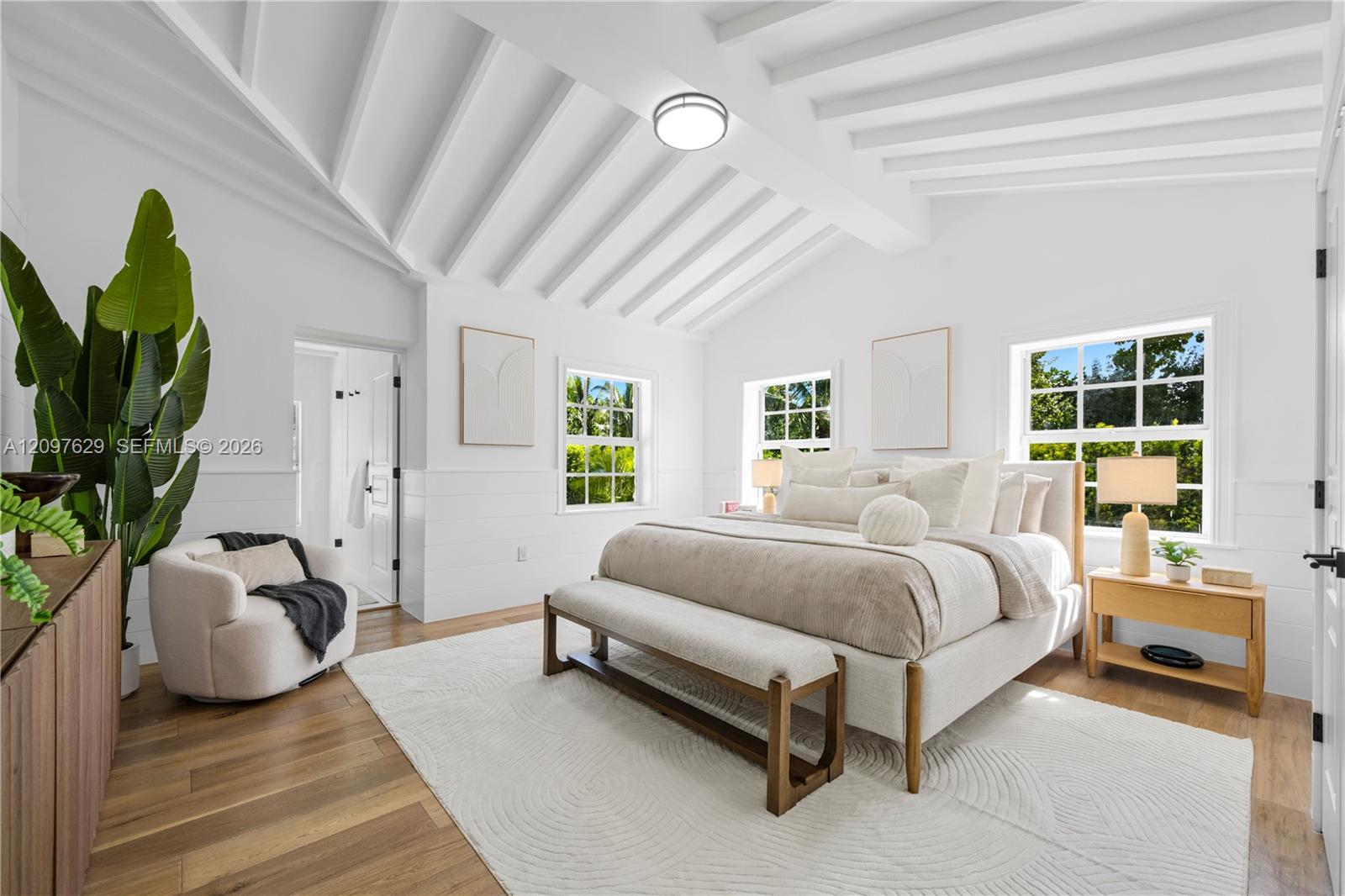 Secondary bedroom