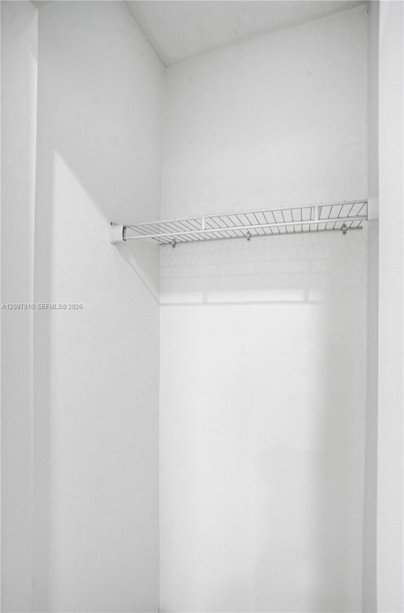 Apt 2