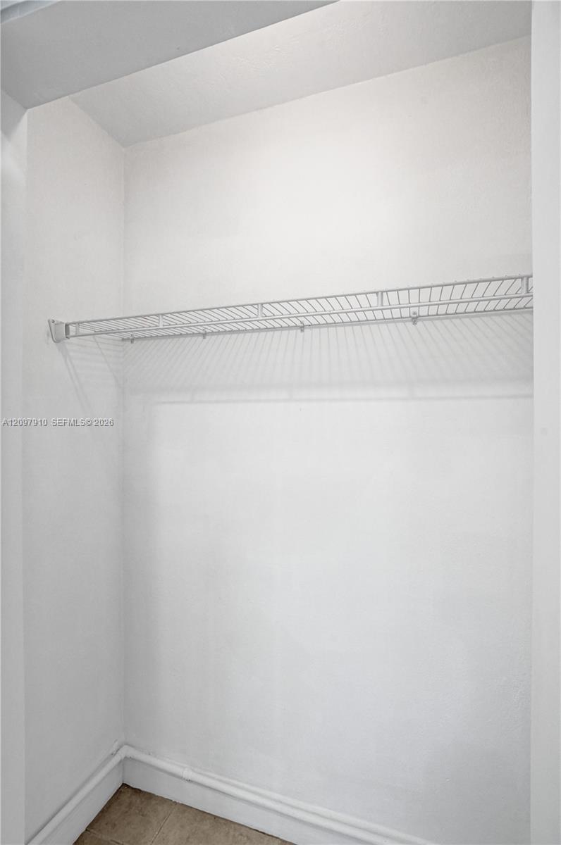 Apt 2