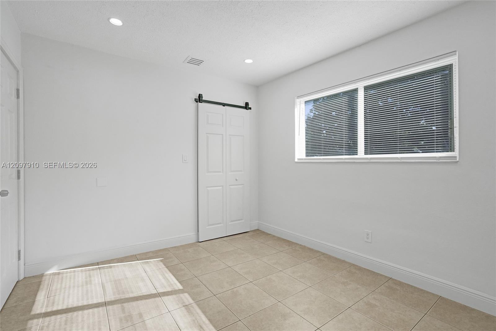 Apt 2