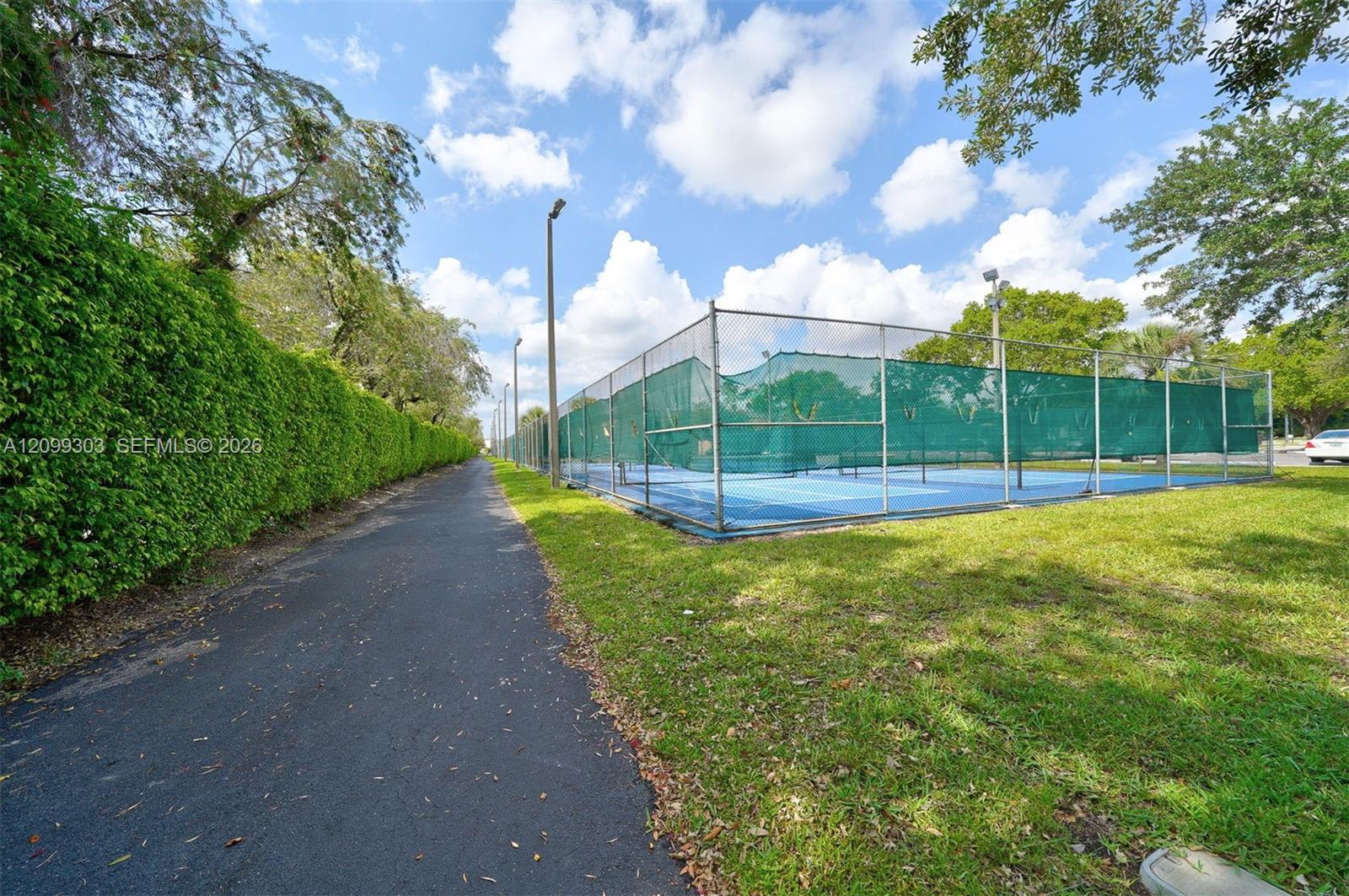 Tennis/Pickleball Courts