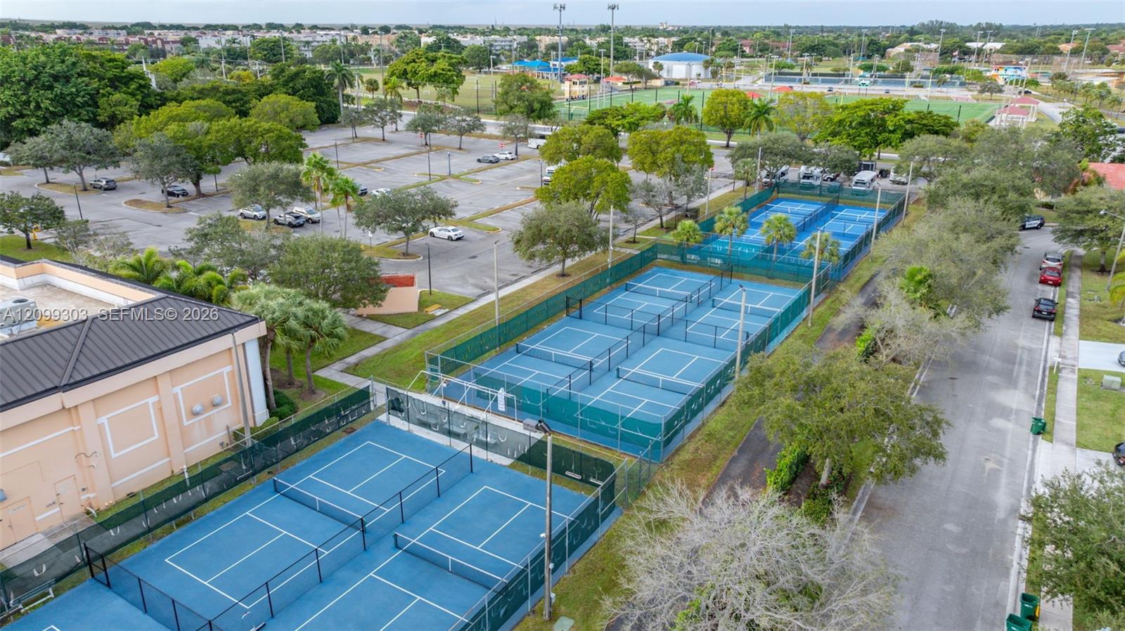 Tennis/Pickleball Courts