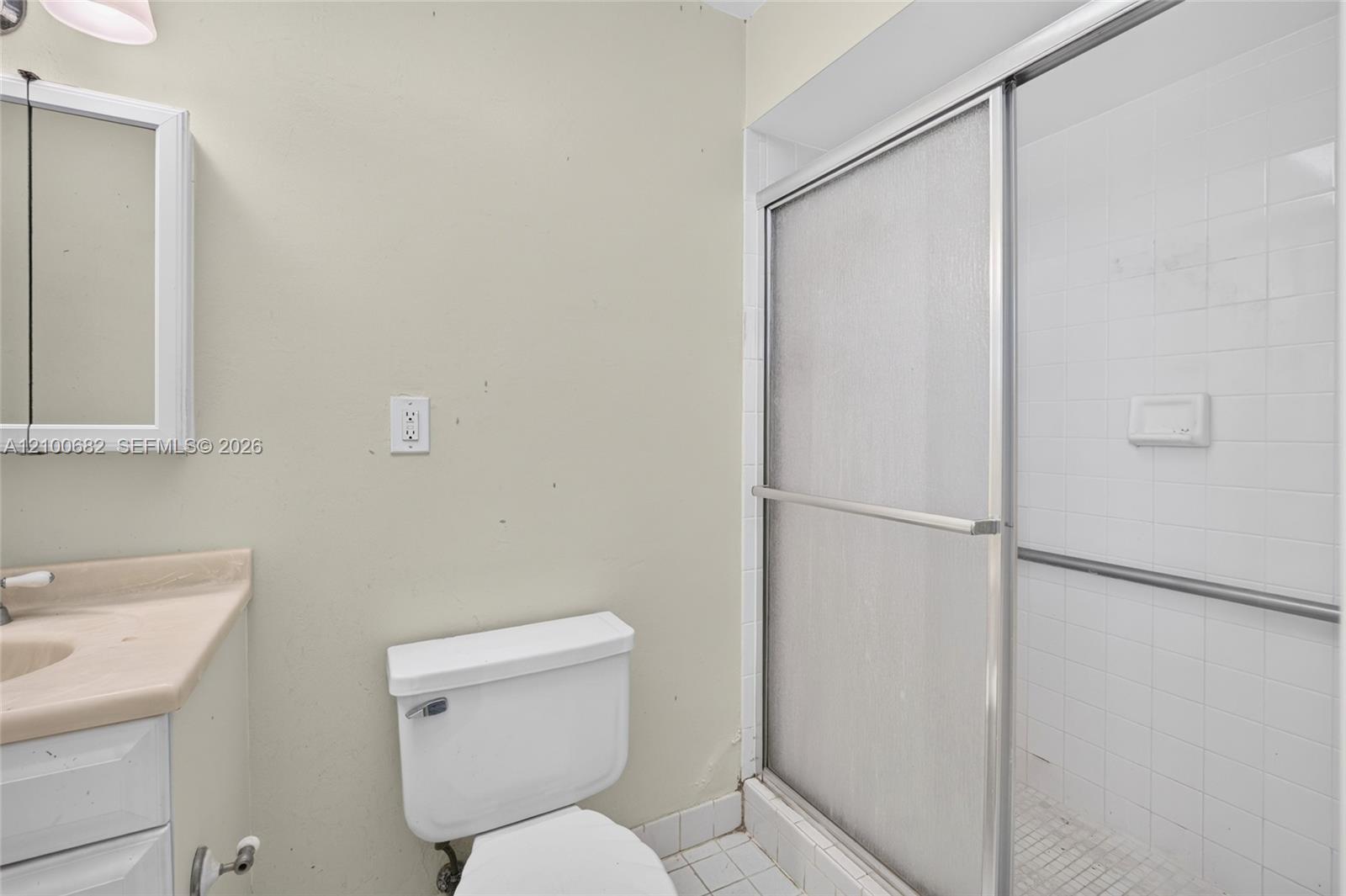 Main bathroom *