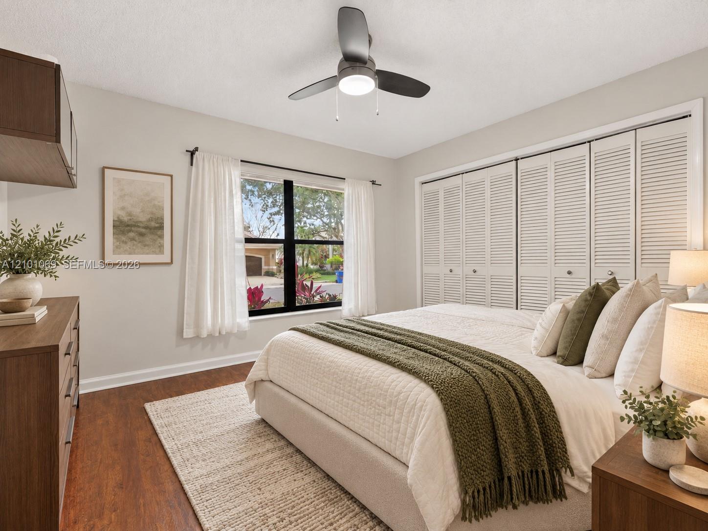 Spacious bedroom -virtually staged