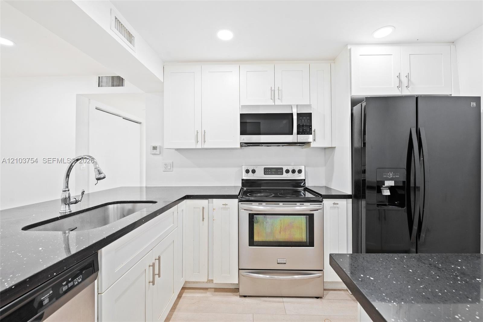 Full open kitchen concept