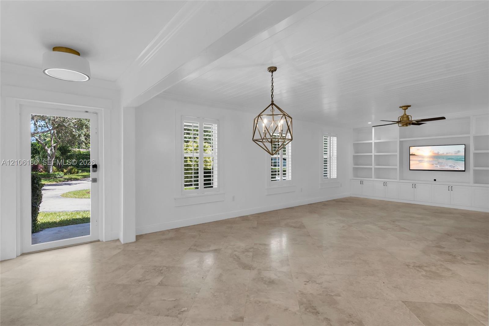 Living room & dining area