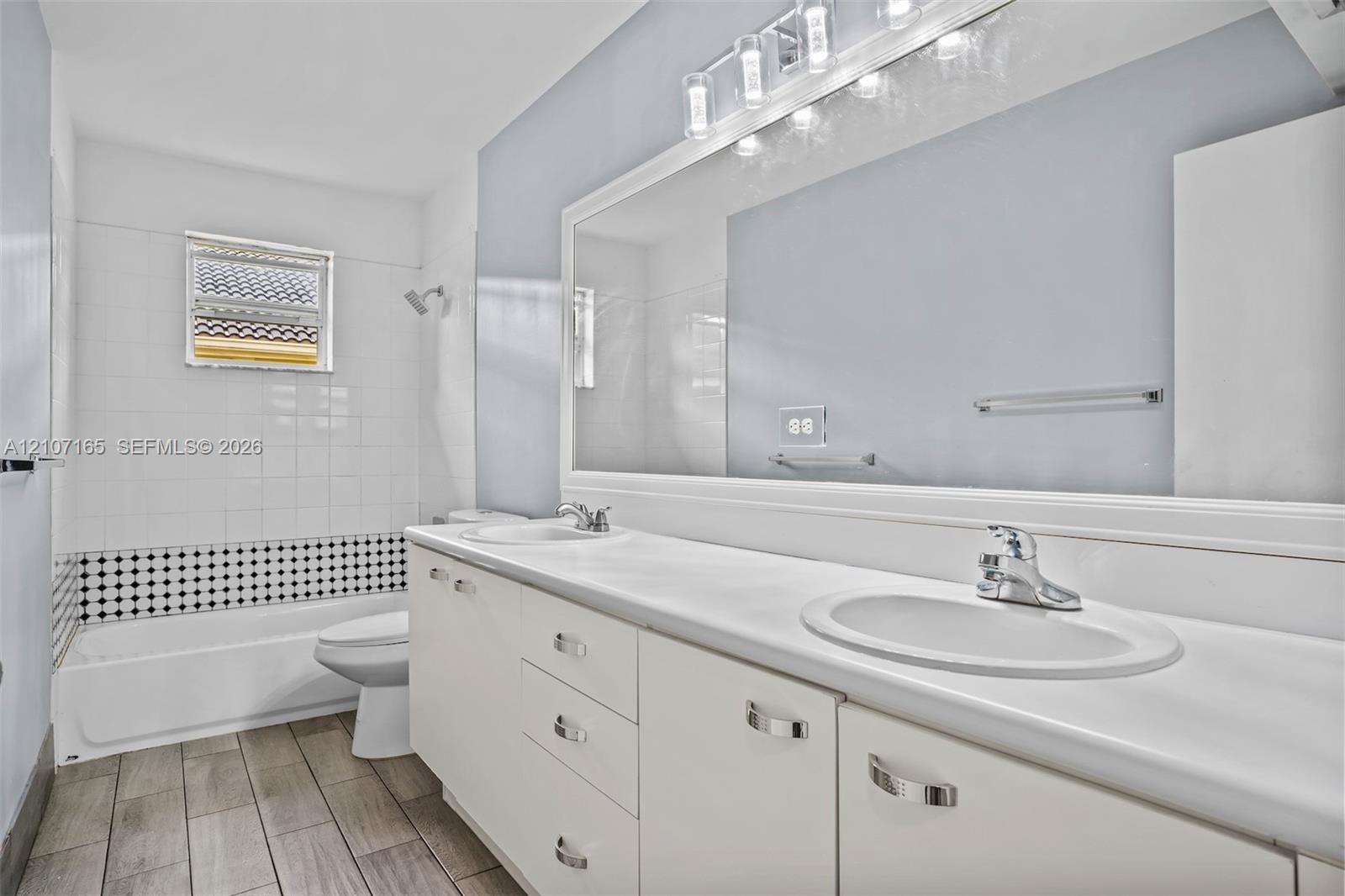 2nd Bathroom